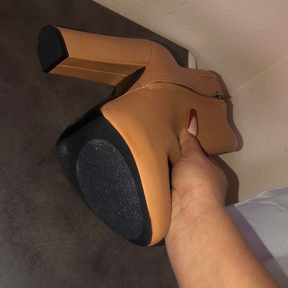 Brown leather ALDO boots. - Picture 3 of 5